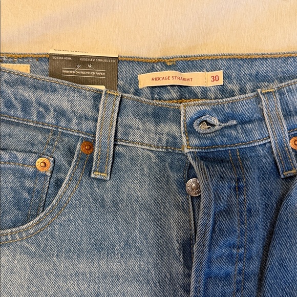 Levi’s Ribcage Classic Women's Jeans Size 30 x 32 - Picture 5 of 8